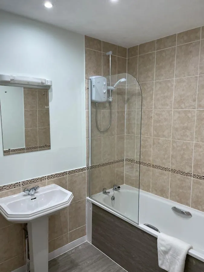 Central, Main Door Apartment, Spacious 2 Bedrooms- No Stairs Edinburgh 0*,